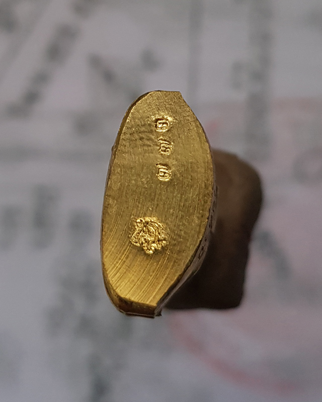 รูปเหมือนปั้ม หลวงพ่อพัฒน์ ปุญญากาโม วัดห้วยด้วน นครสวรรค์ รุ่นดีตลอด เนื้อทองระฆัง พร้อมกล่องเดิม