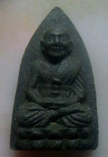 **เบาๆ**หลวงปู่ทวดเนื้อว่าน พิมพ์จัมโบ้ หลังฝังตะกรุด เก่า ไม่ทราบที่**เนื้อจัด สวยๆ เชิญชมครับ 