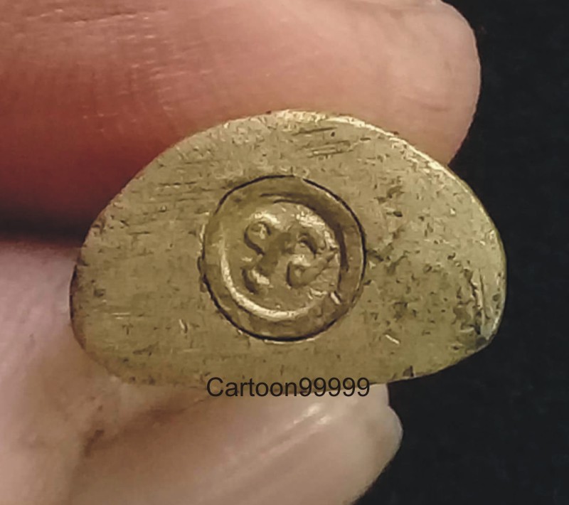 รูปหล่อกริ่ง พระเจ้าใหญ่องค์ตื้อ วัดปากแซง อุบลราชธานีครับ