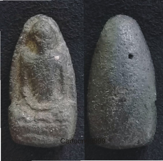 พระผงรูปเหมือน หลวงพ่อปลอด วัดหัวป่า สงขลาครับ เนื้อว่าน ๑๐๘ ยุคแรก พระหนา สายเหนียวครับ