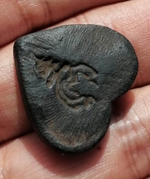 พระผงกรรมฐานหัวใจพระพุทธ เนื้อดิน หลวงปู่ดู่ วัดสะแก จ.อยุธยา เคาะเดียว   