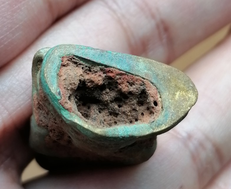 พระไม่ทราบที่ เคาะเดียว  