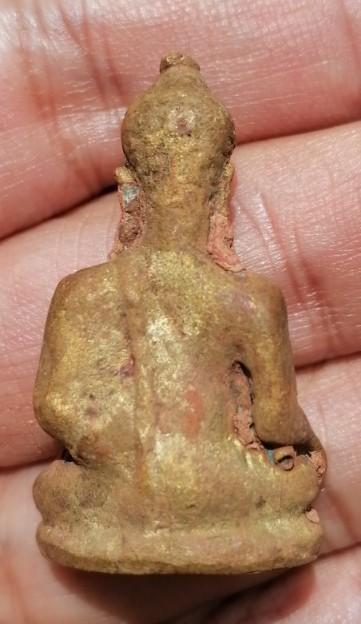 พระไม่ทราบที่ เคาะเดียว   