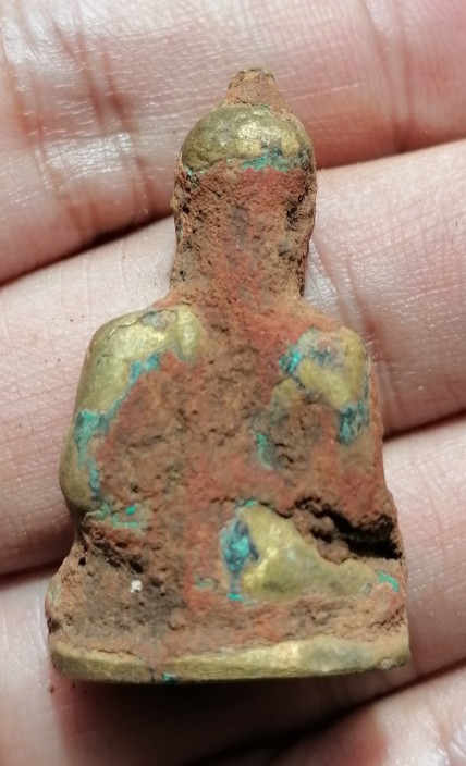 พระไม่ทราบที่ เคาะเดียว   