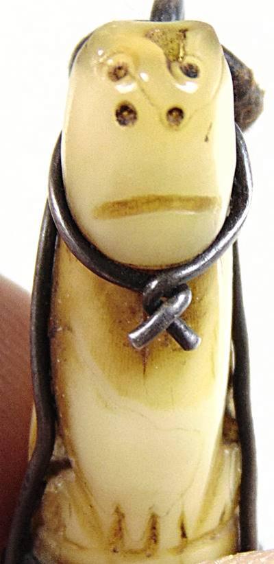 เขี้ยวเสือแกะ เลี่ยมซุ้มเงิน