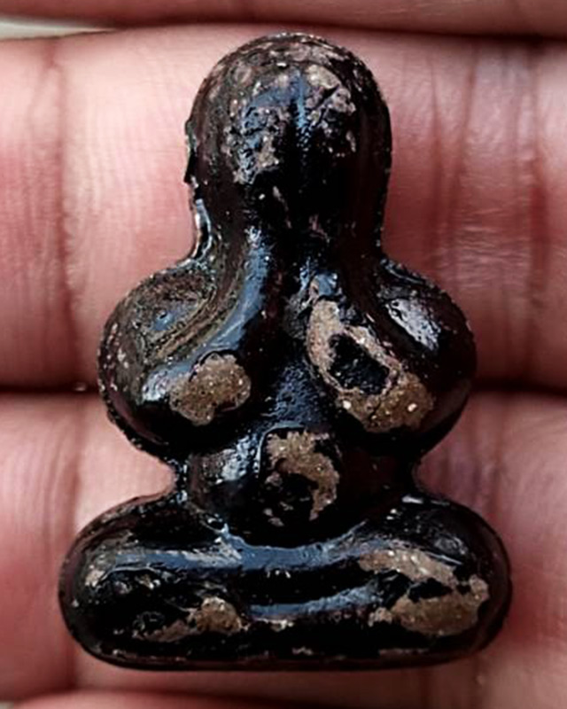 ปิดตาวัดสะพานสูง พิมพ์ใหญ่หลังยันต์นะ พ.ศ. 2532 เนื้อผงมวลสารพระเก่าสมัยหลวงปู่เอี่ยม