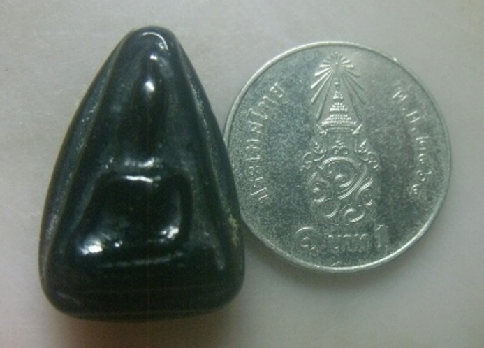 **เบาๆ**พระพิมพ์นางพญา เนื้อแร่พรหมชะแง้ หลวงพ่ออุ้น วัดตาลกง จ.เพชรบุรี**สวยๆ