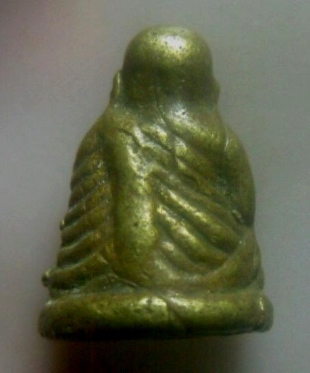 **เบา​ๆ​**รูปหล่อหลวงพ่อเงิน วัดบางคลาน เนื้อทองผสม เก่าๆ**เนื้อจัด สวยๆ เชิญชมครับ  