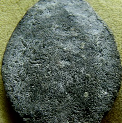 **เบาๆ**พระพุทธนั่งบัวข้างยันต์ เนื้อผงผสมว่าน เก่า ไม่ทราบที่ สวยๆ**เนื้อจัด เชิญชมครับ