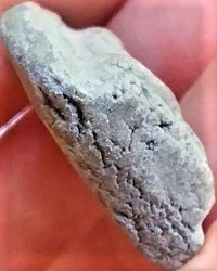 *พระเนื้อผง พระครูใบฎีกาเกลี้ยง วัดสุทัศน์ฯ. กทม. พิมพ์กลีบบัวสมาธิ*