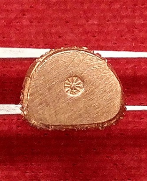 พระหล่อรูปเหมือนลอยองค์ เนื้อสัตตะโลหะ หลวงปู่ทิม วัดพระขาว พิมพ์เล็ก ปี45 โค๊ต ท รัศมี.เคาะเดียวแดง