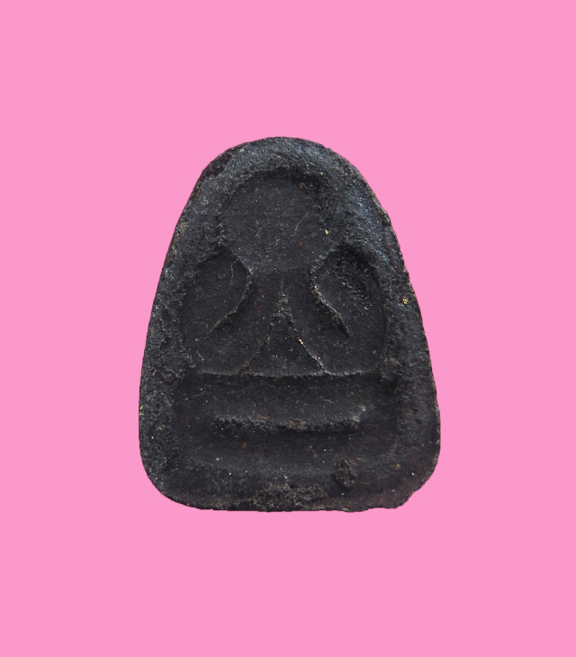 พระปิดตา เนื้อผงคลุกรัก เจ้าคุณวิเชียร วัดเครือวัลย์