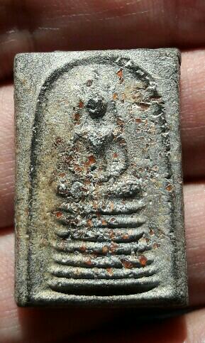 พระสมเด็จฟูจิเจ็ดชั้น หลวงปู่ฤทธิ์ รตนโชโต วัดชลประทานราชดำริ. มวลสารดินจากภูเขาไฟฟูจิ เคาะเดียว