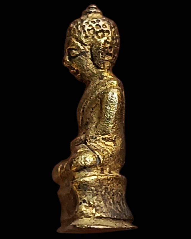 พระพิมพ์พระชัยวัฒน์ รุ่นสิงหเสนีย์ ท่านเจ้ามา วัดจักรวรรดิราชาวาส (วัดสามปลื้ม) ขนาดสูง 1.7 ซ.ม. พระ