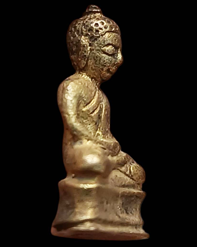 พระพิมพ์พระชัยวัฒน์ รุ่นสิงหเสนีย์ ท่านเจ้ามา วัดจักรวรรดิราชาวาส (วัดสามปลื้ม) ขนาดสูง 1.7 ซ.ม. พระ