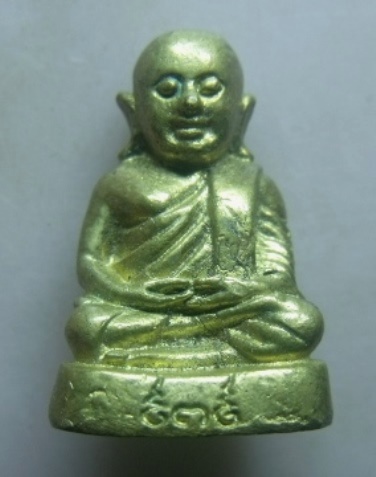 **เบาๆ**รูปหล่อหลวงพ่อเงิน วัดบางคลาน เนื้อทองผสม เก่า มีโค้ดที่ฐาน**สวยๆ เชิญชมครับ 