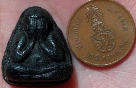 *พระปิดตาพิมพ์หลวงพ่อแก้ว ยันต์อุ หลวงปู่เหมือน วัดกำแพง ชลบุรี ปี๒๕๒๒ เนื้อผงคลุกรัก*