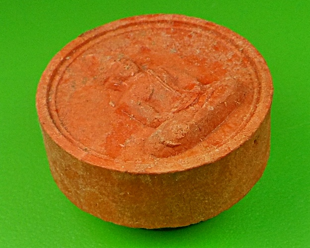 พระผงหลวงพ่อเกลี้ยง วัดเนินสุทธาวาส ชลบุรี .B3.