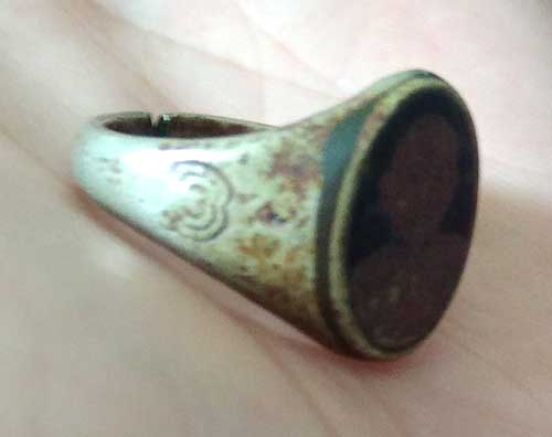 แหวน ลพ.แพ วัดพิกุลทอง สิงห์บุรี