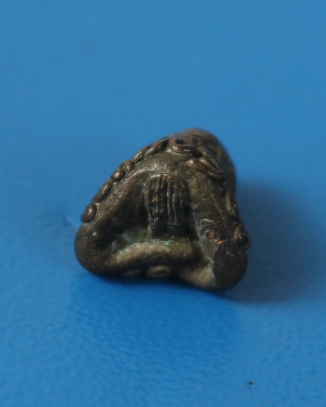 ปิดตายันต์ยุ่งเนื่อนวะโลหะหลวงปู่คำน้่อย วัดภูกำพร้า 