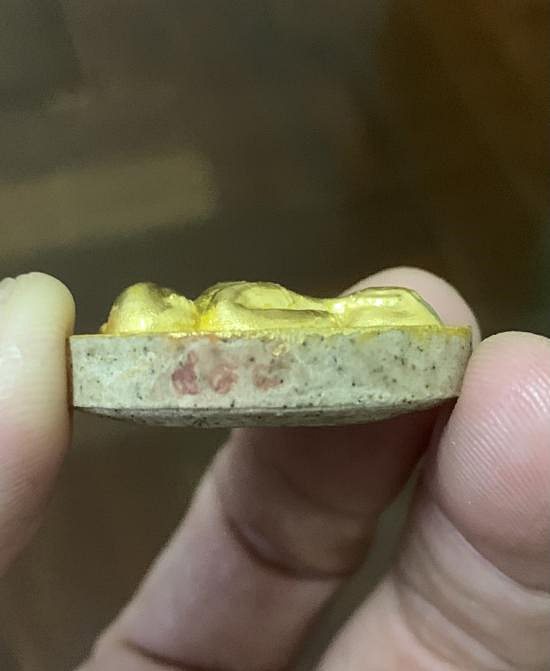 พระปิดตา หลวงพ่อเมี้ยน วัดโพธิ์กบเจา เนื้อผงนะฉัพรรณรังสี ทาทองพิเศษกรรมการ หายาก