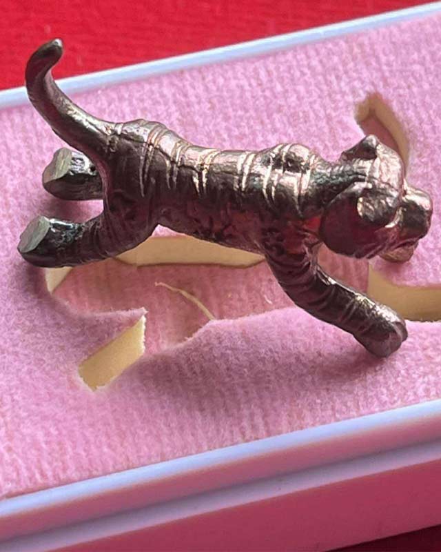 หลวงพ่อยอด โกสโล วัดตะคร้อ อ.โนนไทย จ.นครราชสีมา เสือมหาอำนาจ รุ่นทรัพย์เพิ่มพูน