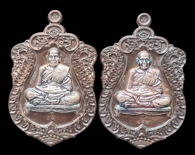 เคาะแรกแดง..สำเภาเศรษฐี ๒๕๖๓..นวะสอดไส้เงิน ๒ เหรียญ**ผิวเงินดำ..ล.พ.พัฒน์ วัดห้วยด้วน จ.นครสวรรค์