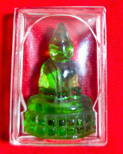 พระแก้วมรกต หลวงพ่อเจียง วัดเจริญสุขาราม จ.สมุทรสงคราม เนื้อแก้วสีเขียว