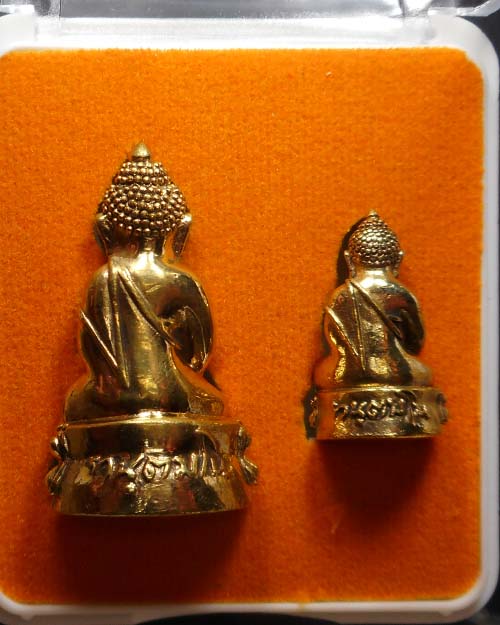  พระกริ่งรุ่นแรกหลวงพ่อสุดใจ ทันตมโน เนื้อทองฝาบาตร ปี ๒๕๖๒ วัดป่าบ้านตาด อุดรธานี