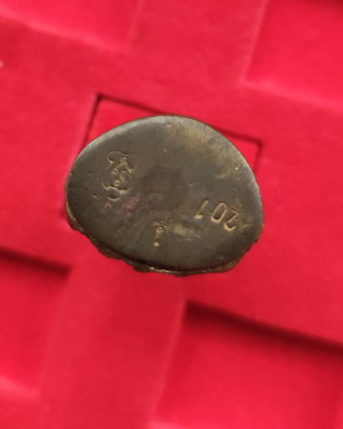 พระกริ่งพุทธจักรเพชร อาจารย์ติ๊ก วัดดาวดึงษ์ เนื้อทองผสม