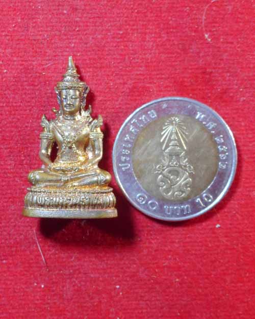 พระแก้วมรกต หลวงปู่สิงห์ วัดภูถ้ำพระ อ.นาแก จ.นครพนม ปี2562 เนื้อมหาชนวน