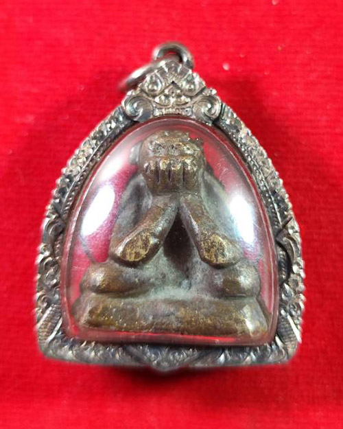 พระปิดตา ยาคูคำดี หรือ หลวงพ่อคำดี วัดทาดหลวงใต้ นครหลวงเวียงจันทน์ สปป.ลาว