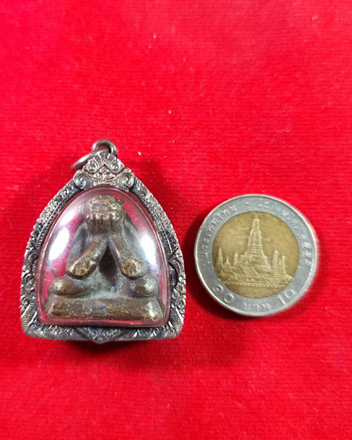 พระปิดตา ยาคูคำดี หรือ หลวงพ่อคำดี วัดทาดหลวงใต้ นครหลวงเวียงจันทน์ สปป.ลาว