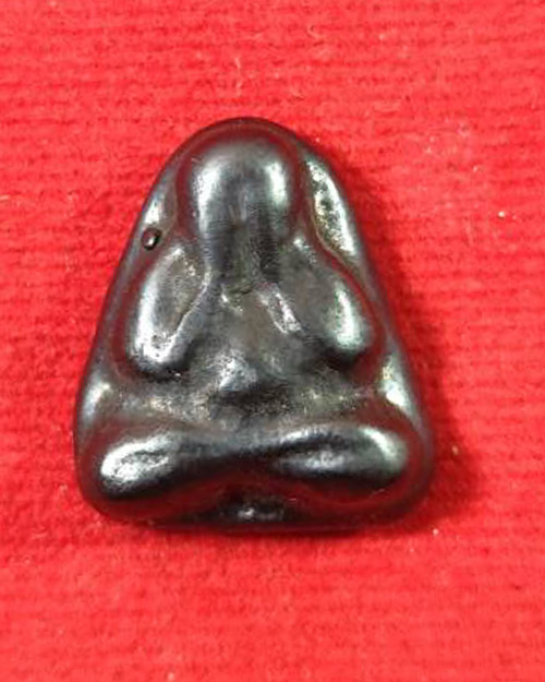 พระปิดตาปลดหนี้ เนื้อเมฆพัตร หลวงปู่ลี วัดภูผาแดง จังหวัดอุดรธานี