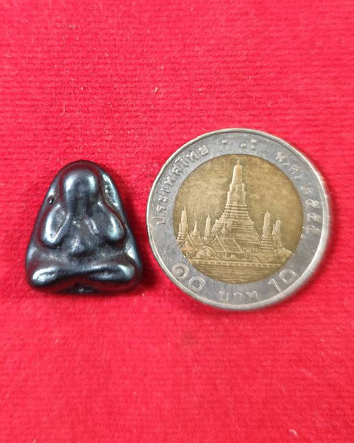 พระปิดตาปลดหนี้ เนื้อเมฆพัตร หลวงปู่ลี วัดภูผาแดง จังหวัดอุดรธานี