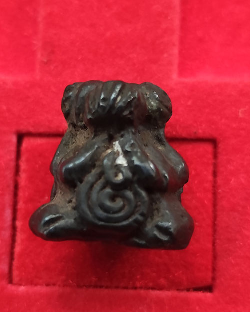 พระปิดตา พิมพ์สามเกลอ เนื้อเมฆพัตร เก่าเดิม ไม่ทราบเกจิ