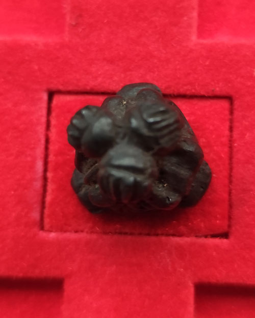 พระปิดตา พิมพ์สามเกลอ เนื้อเมฆพัตร เก่าเดิม ไม่ทราบเกจิ