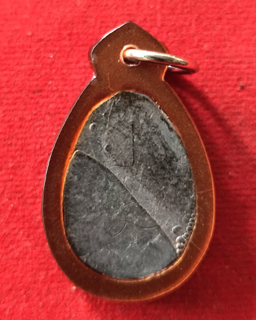 พระปิดตาเนื้อชินผสมตะกั่ว กรอบวินเทจเก่า หลังจารยันต์ ไม่ทราบเกจิ