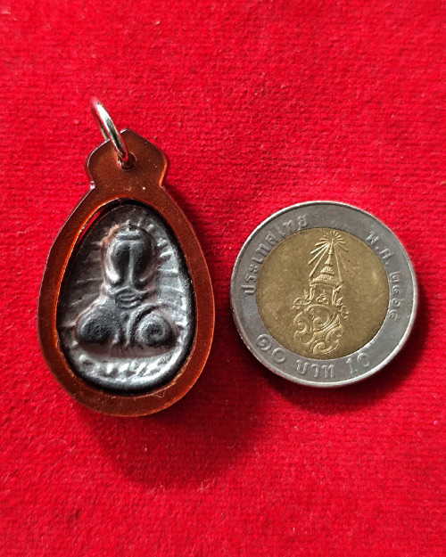 พระปิดตาเนื้อชินผสมตะกั่ว กรอบวินเทจเก่า หลังจารยันต์ ไม่ทราบเกจิ