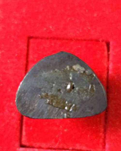 รูปหล่อรุ่นแรก หลวงปู่ผาง ปริปุณฺโณ เนื้อทองแดง วัดดงเย็น จังหวัดอุดรธานีพร้อมกล่องเดิม