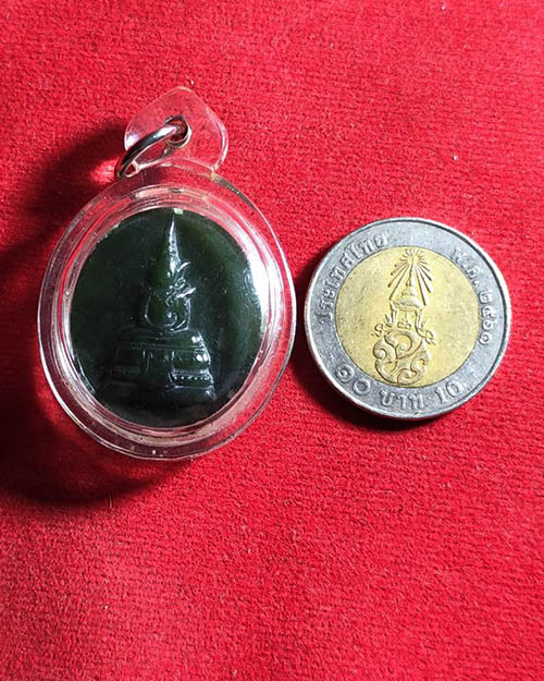  พระแก้วมรกต เนื้อหยก ๑ ใน ๔๙ องค์ หลวงปูลี วัดภูผาแดง จังหวัดอุดรธานี