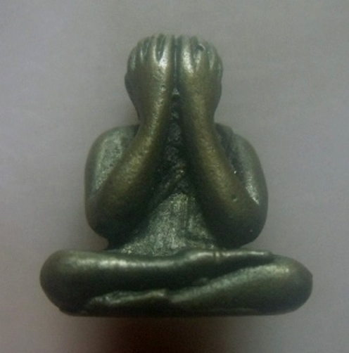 **เบาๆ**พระปิดตามหาลาภ หล่อลอยองค์ เนื้อสำริด เก่าๆ ไม่ทราบที**สวยๆ เชิญชมครับ