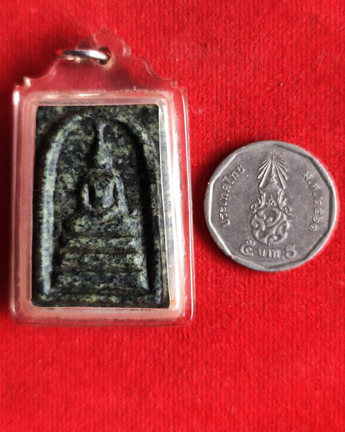 พระหินหยกพิมพ์สมเด็จ หลวงพ่อนิพนธ์ อภิสันโน วัดป่าศาลาน้อย อ.ด่านซ้าย จ. เลย