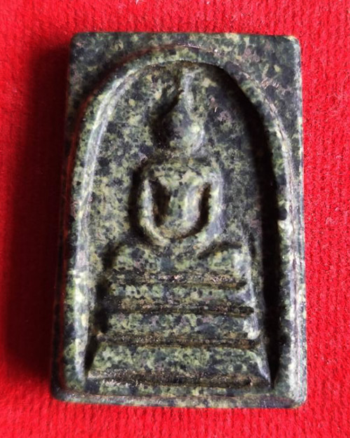 พระหินหยกพิมพ์สมเด็จ หลวงพ่อนิพนธ์ อภิสันโน วัดป่าศาลาน้อย อ.ด่านซ้าย จ. เลย