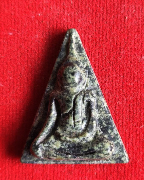 พระหินหยกพิมพ์นางพญา หลวงพ่อนิพนธ์ อภิสันโน วัดป่าศาลาน้อย อ.ด่านซ้าย จ. เลย