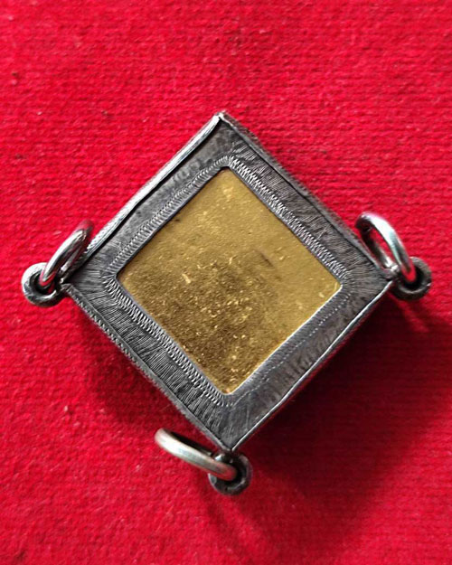 แผ่นนพเก้า กระเบื้อง ยอดพระปรางค์ วัดพระศรีรัตนมหาธาตุวรมหาวิหาร(วัดใหญ่) จังหวัดพิษณุโลก