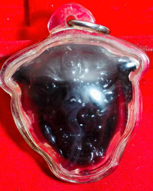  หน้ากากเสือแม่ลูกอ่อน หลังตระกรุด เนื้อแร่ ไม่ทราบเกจิ 