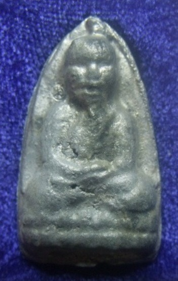 **เบา​ๆ​**หลวงพ่อทวด พิมพ์เตารีด เนื้อชินเงิน หลังลายผ้า วัดห้วยมงคล ปี ๒๕๔๘**ตอกโค้ด พร้อมกล่องเดิม