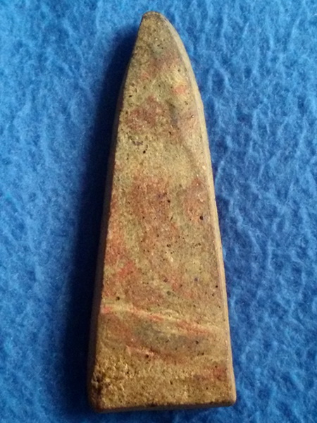 พระร่วงยืน (ทิ้งดิ่ง) หลวงพ่อกวย วัดโฆษิตาราม จ. ชัยนาท เนื้อดิน หลังปั๊มตราวัด