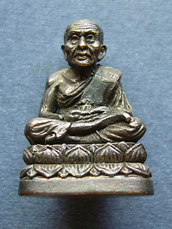 T7.3. รูปหล่อลอยองค์ หลวงปูทวด ขนาดใหญ่